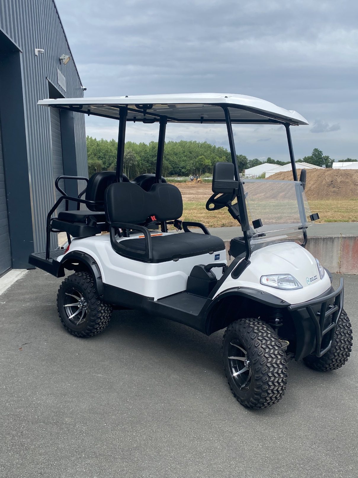ZELEC GC-B2+2 Lifted Electric Cart, 4 Seats, Flip Rear Seat – view 7